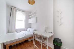 Cozy & Charming 2-Bedroom Flat in Prime Central London